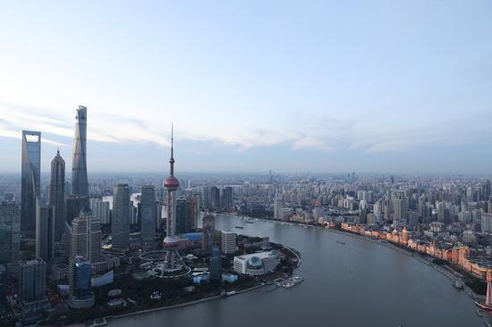 Shanghai to play top-class role as int'l financial center